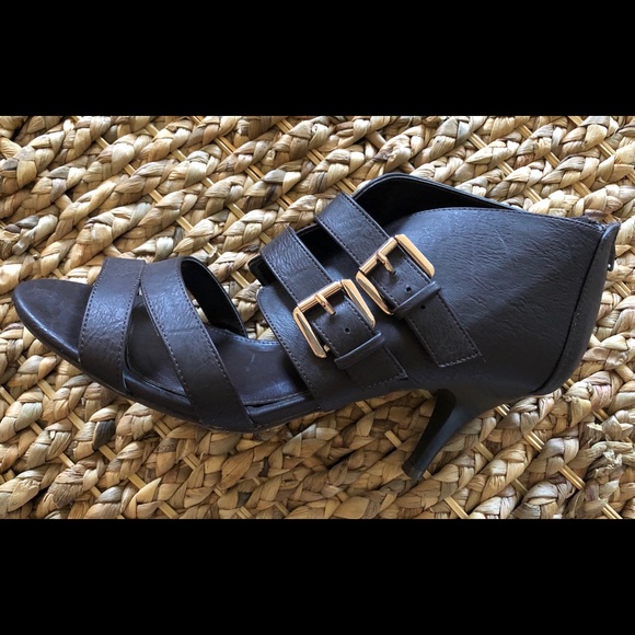 Cato Shoes - Cato strappy espresso color sandal-size 10